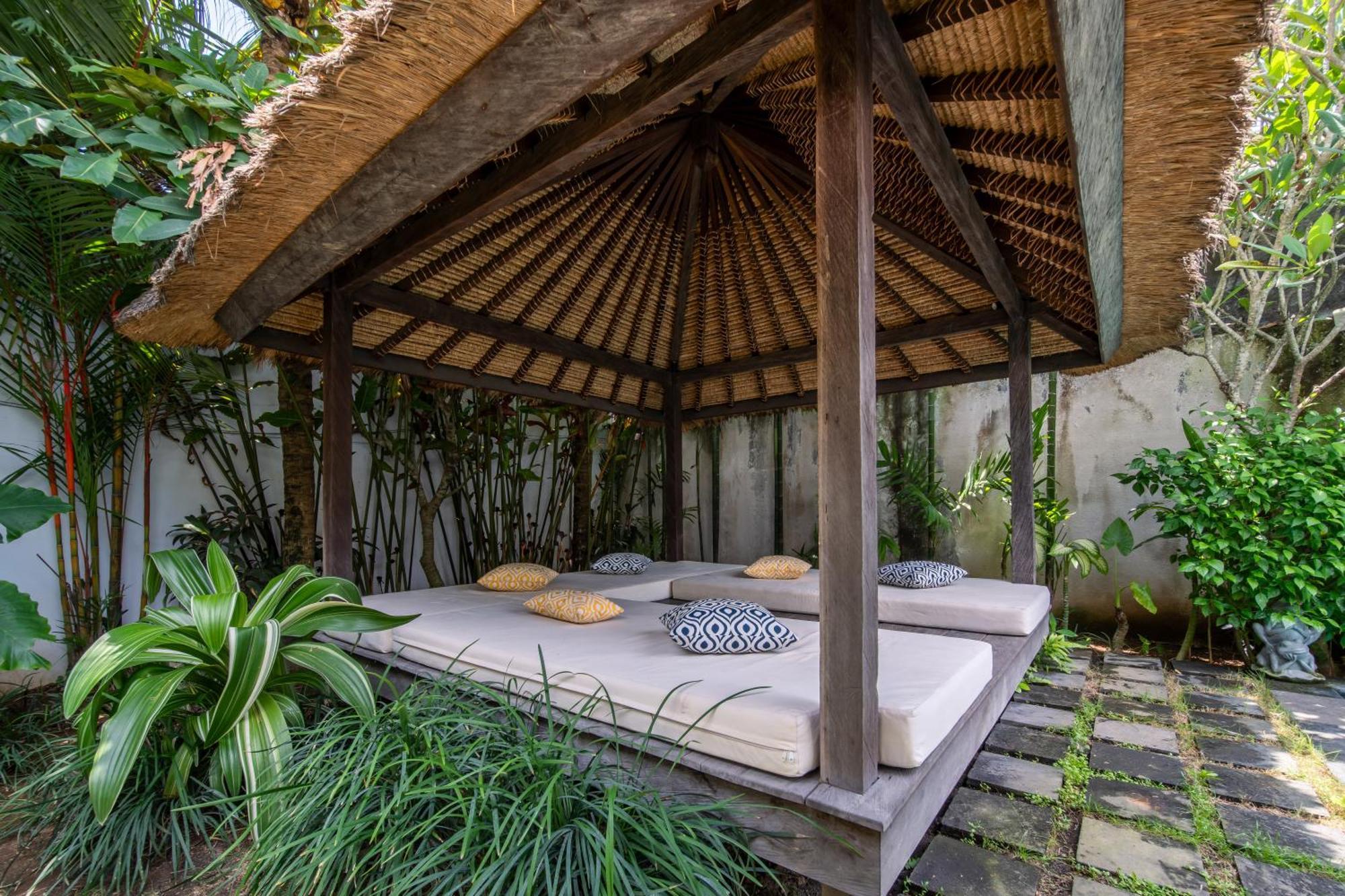 Villa Nikaia By Villa Finder Seminyak Zewnętrze zdjęcie
